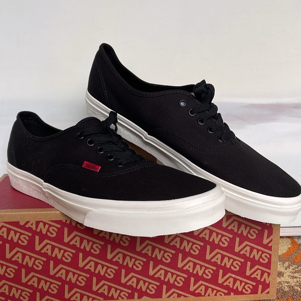 Vans WMNS Authentic
Secret Lover Black
VN000BW5BLK
Sneakers - Picture 5 of 16